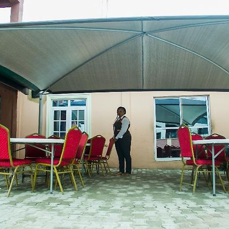 לגוס Glasshouse Suites Annex מראה חיצוני תמונה