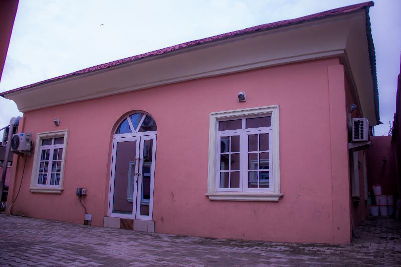 לגוס Glasshouse Suites Annex מראה חיצוני תמונה